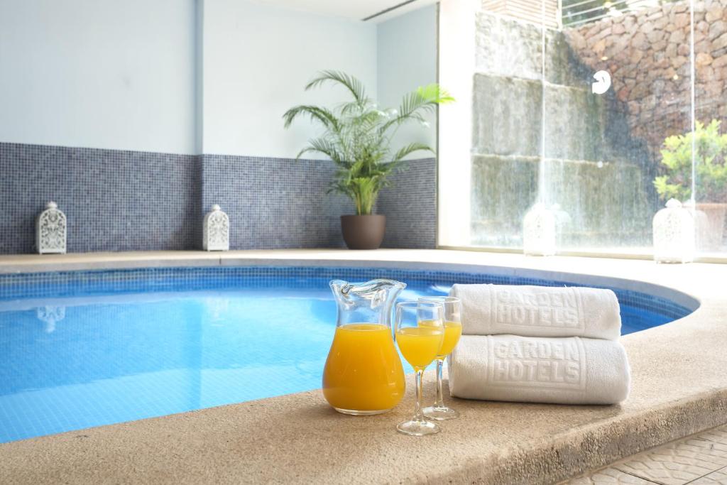 Aparthotel Tropic Garden, Santa Eularia des Riu ...