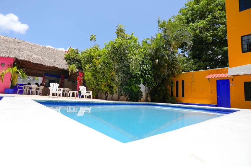 Bazén v ubytování Hotel Hacienda Cancun nebo v jeho okolí