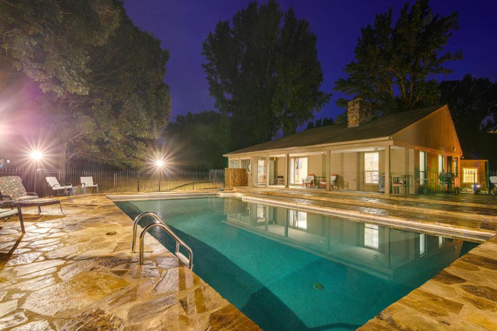 Πισίνα στο ή κοντά στο 18 Mi to Dtwn Memphis Oasis on 8 Acres!
