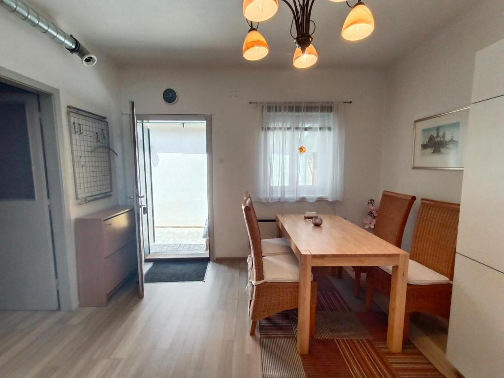Fotografie z fotogalerie ubytování Ferienwohnung Strohblume v destinaci Rust