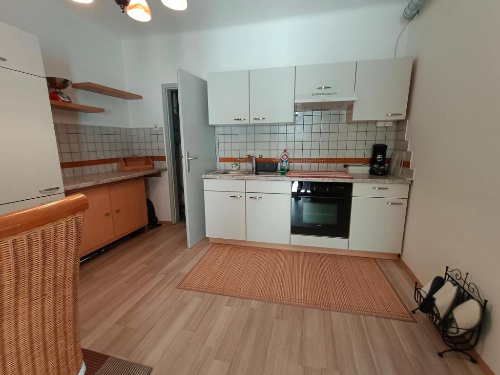 Kuchyň nebo kuchyňský kout v ubytování Ferienwohnung Strohblume