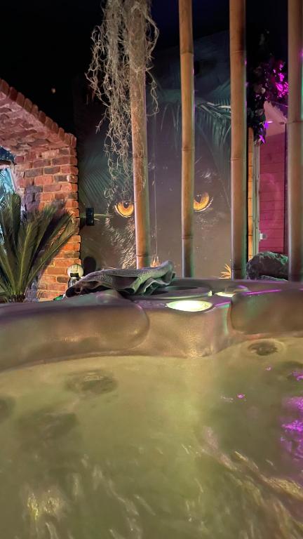 Bazén v ubytování La Terrasse Des Spas - Restaurant - Institut Massage nebo v jeho okolí