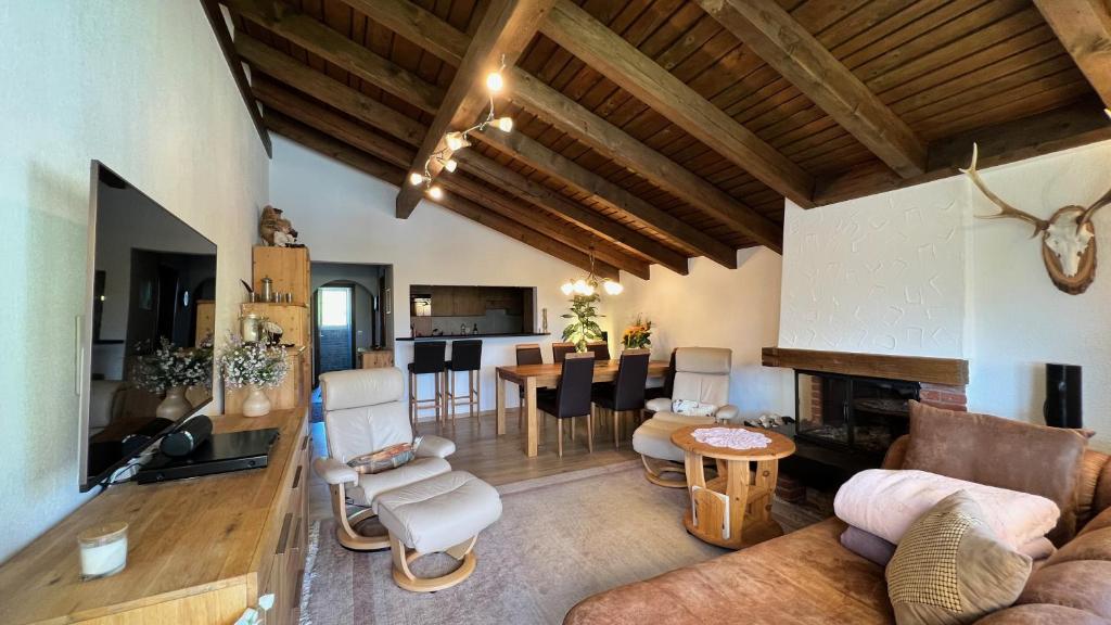 Posezení v ubytování Alpenblick Loft neben Skilift in Amden Arvenbüel