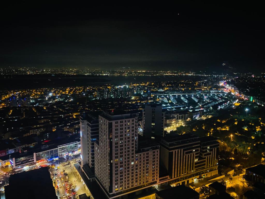 Istanbul View Apartment with Wifi and Pool