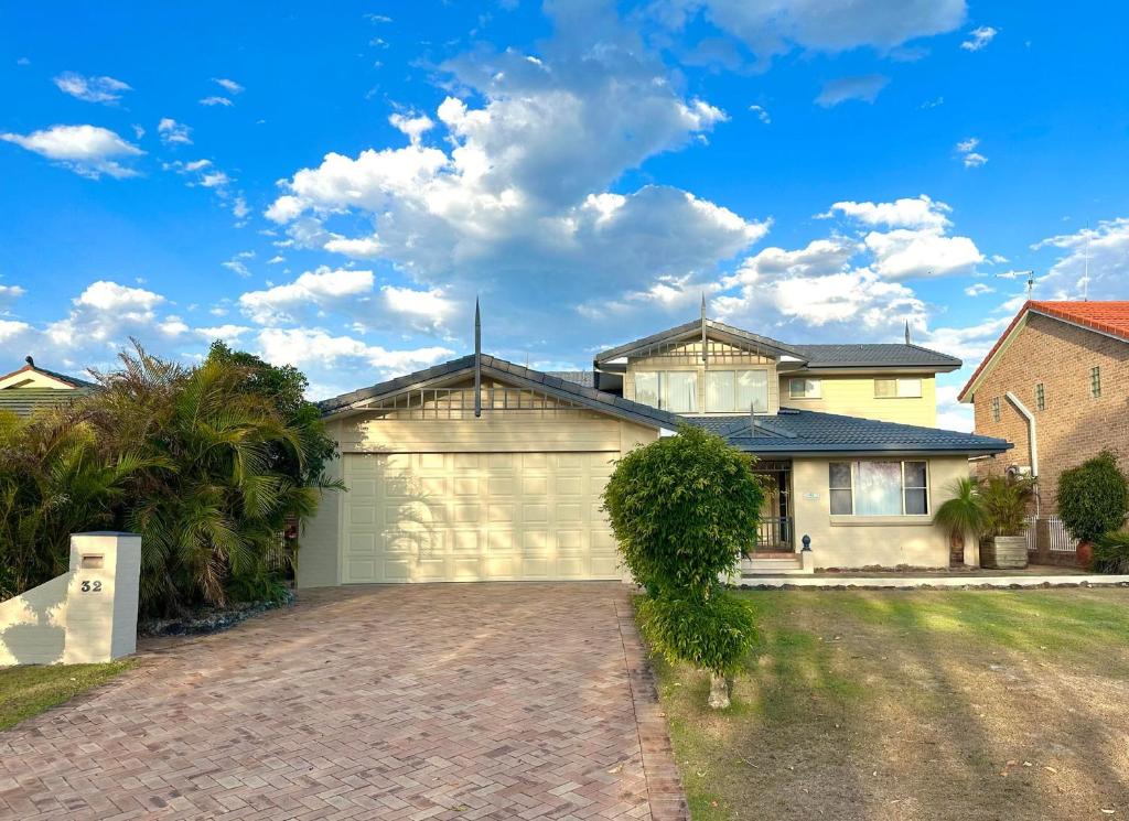 Ponderosa Pet Friendly Waterfront, Yamba (updated prices 2024)