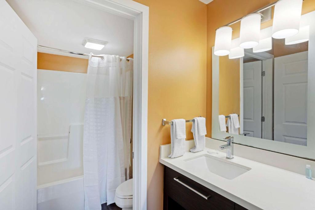 Koupelna v ubytování MainStay Suites Mt Laurel - Philadelphia