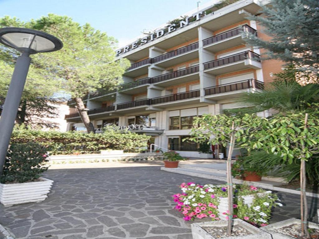Booking.com: Hotel President , Chianciano Terme, Olaszország - 111  Vendégértékelések . Foglaljon szállodában!