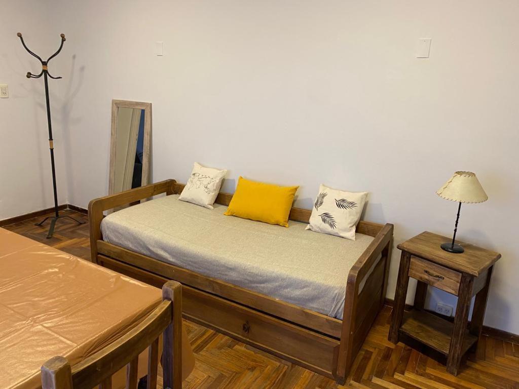 Tempat tidur dalam kamar di Departamento Colón y Santa Fe