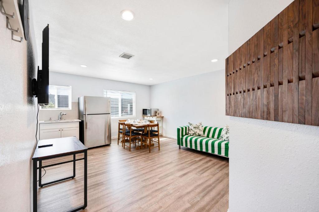 Unik Motel - Two-Bedroom Suite