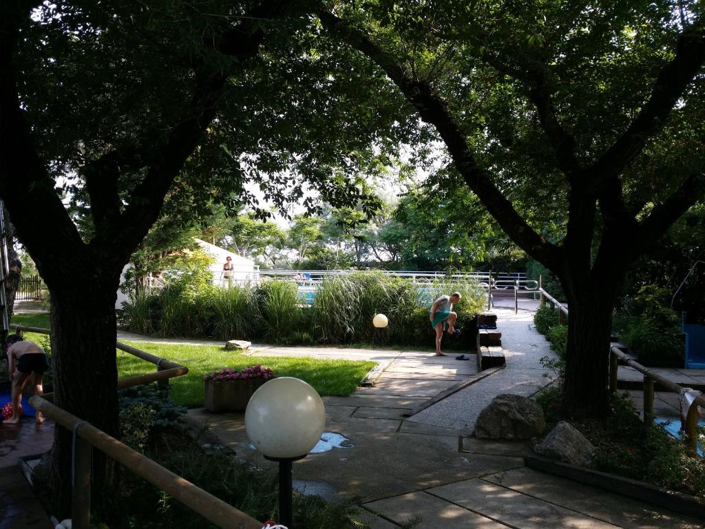 Zahrada ubytování Holiday Center Valdor