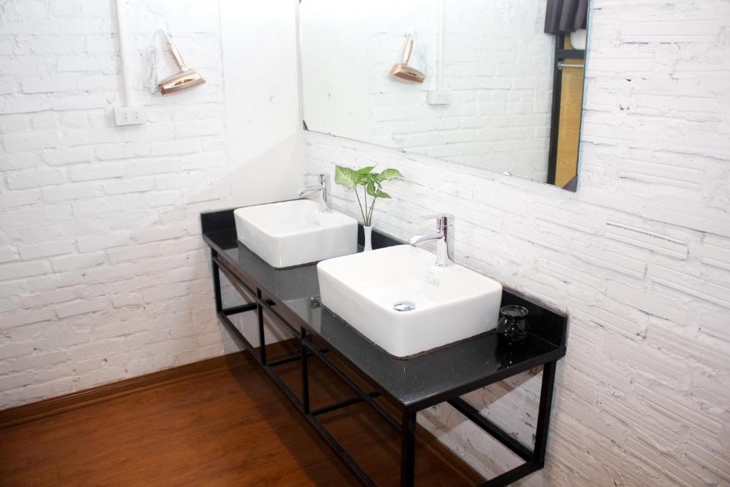 AROMA Ha Long Hotel - 1