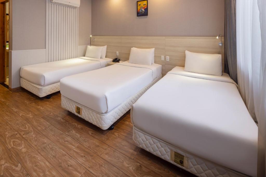 Sen Viet Hotel - Deluxe Triple Room
