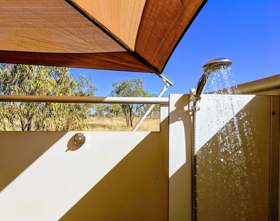 Balkón nebo terasa v ubytování Karijini Eco Retreat