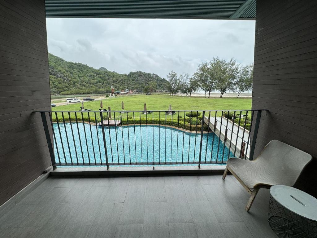 La Isla Pranburi Beach Resort - Deluxe Double Or Twin Room With Sea View