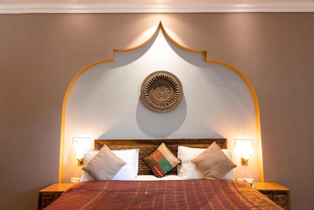 Postel nebo postele na pokoji v ubytování Casa De Kaku Jaisalmer