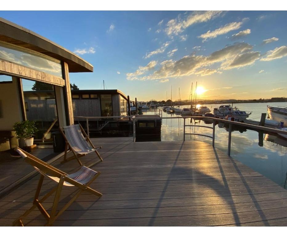 Houseboat Islay, Bembridge (updated prices 2024)