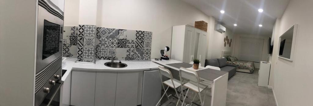 Centro Estudio Trinidad Málaga 3 - 8