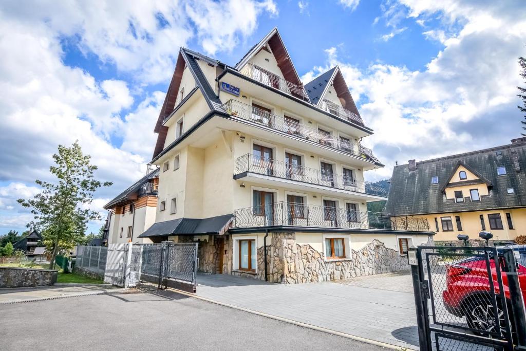 Budova, v ktorej sa ubytovanie bed & breakfast nachádza