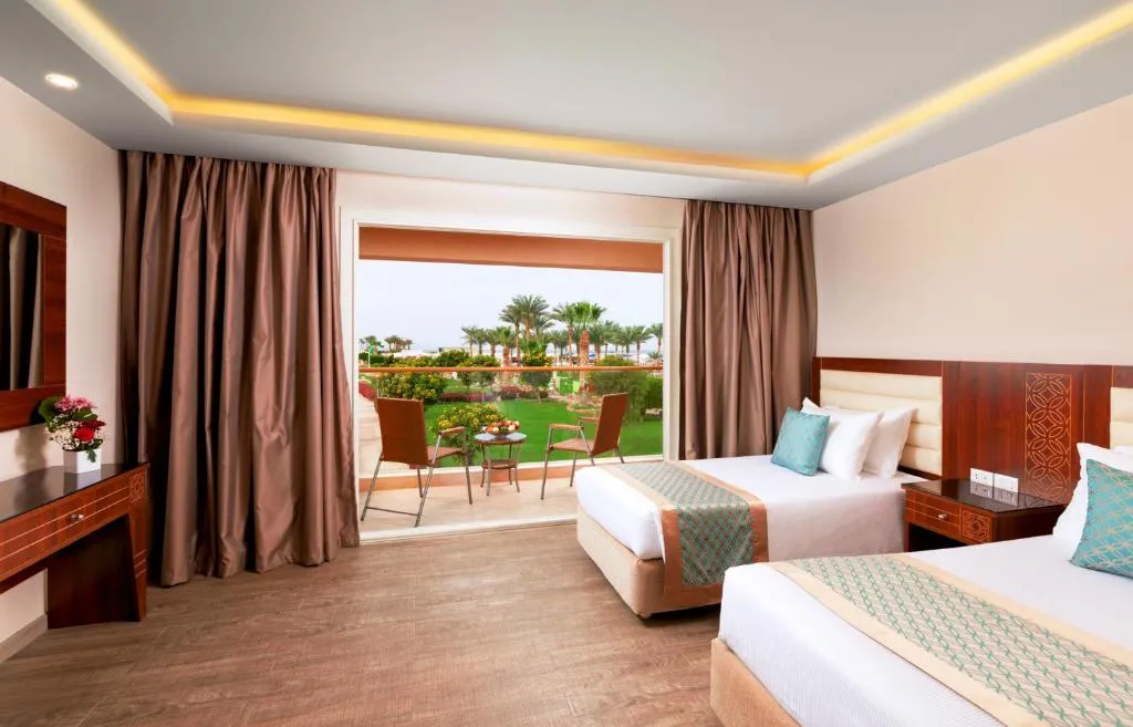 Deluxe Triple Room with Sea View