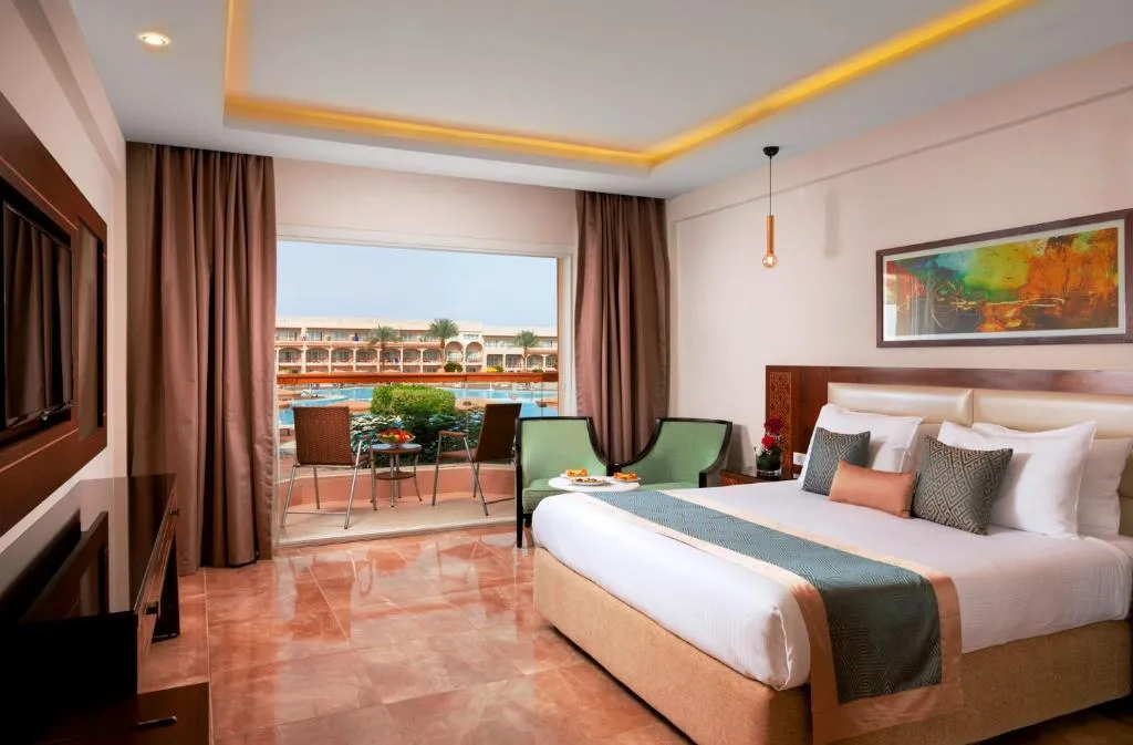 Deluxe Double or Twin Room with Pool View