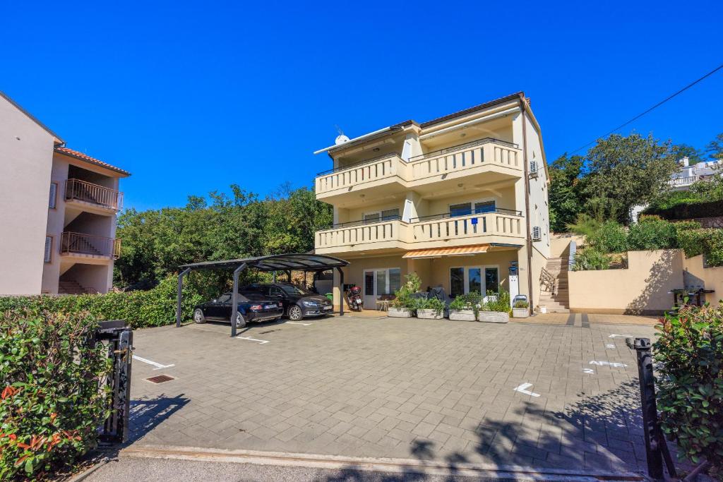 Budova, v ktorej sa apartmán nachádza
