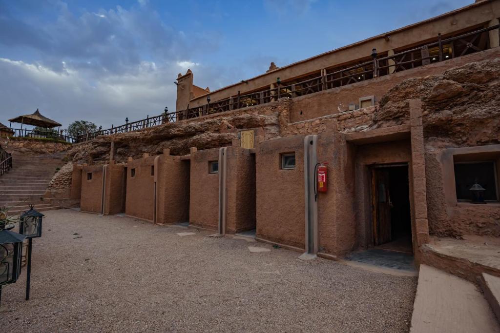 Kasbah Tizzarouine - Troglodyte Cave (Small Window)