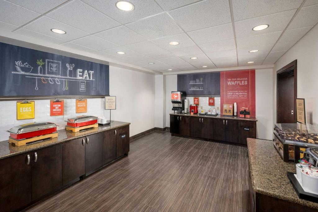 Hampton Inn & Suites Phoenix North/Happy Valley photo