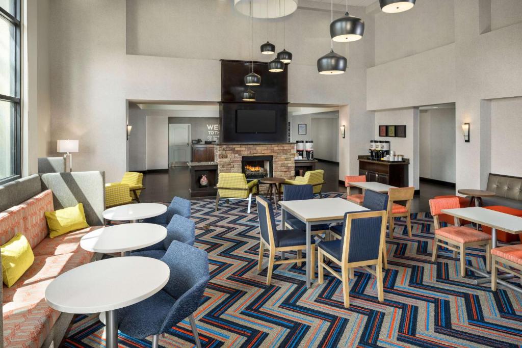 Hampton Inn & Suites Phoenix North/Happy Valley photo