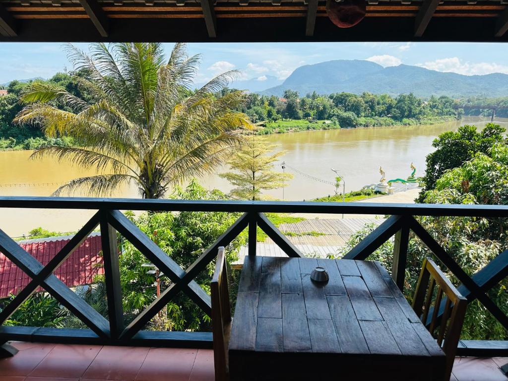 Phong cảnh thiên nhiên gần khách sạn