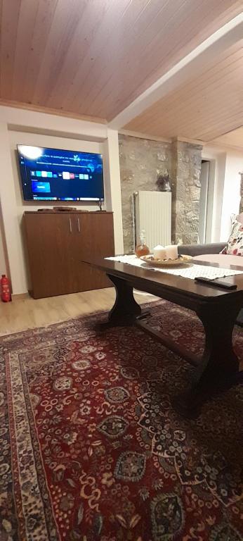 TV a/nebo společenská místnost v ubytování Point of view 1