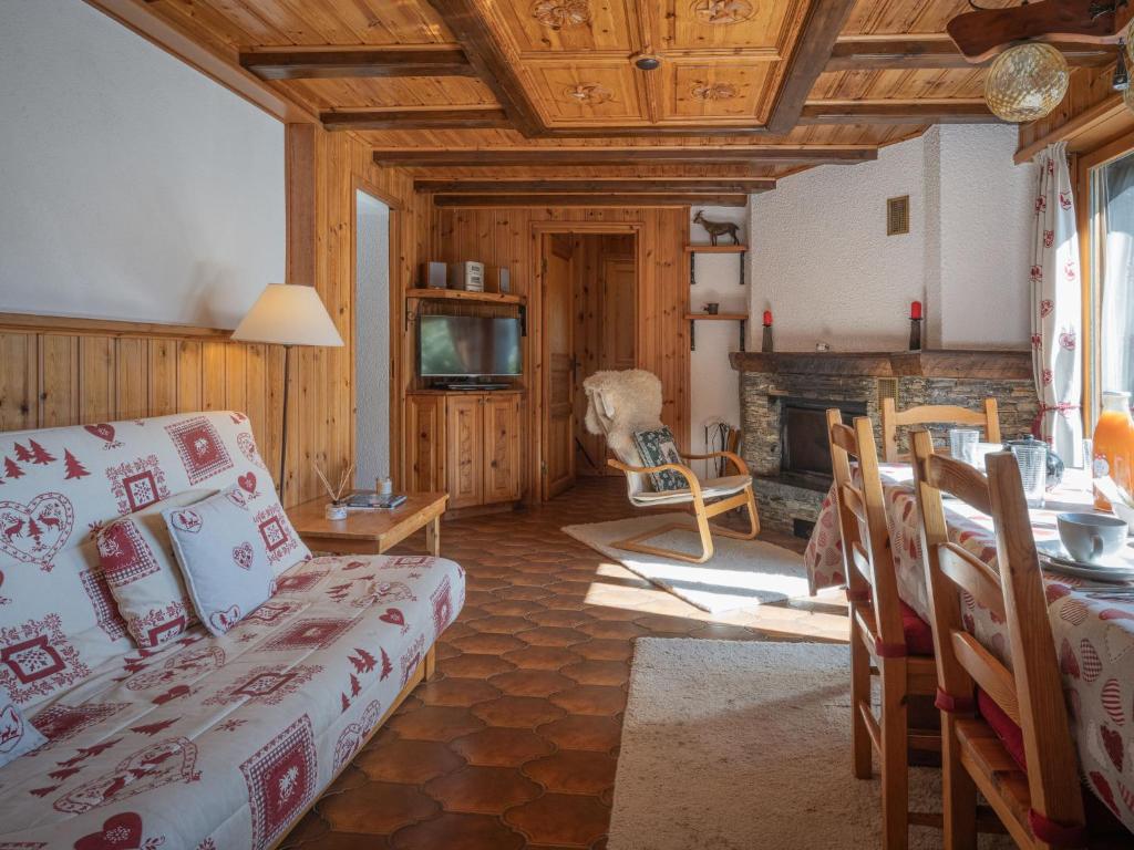 Posezení v ubytování Apartment Mélèze by Interhome