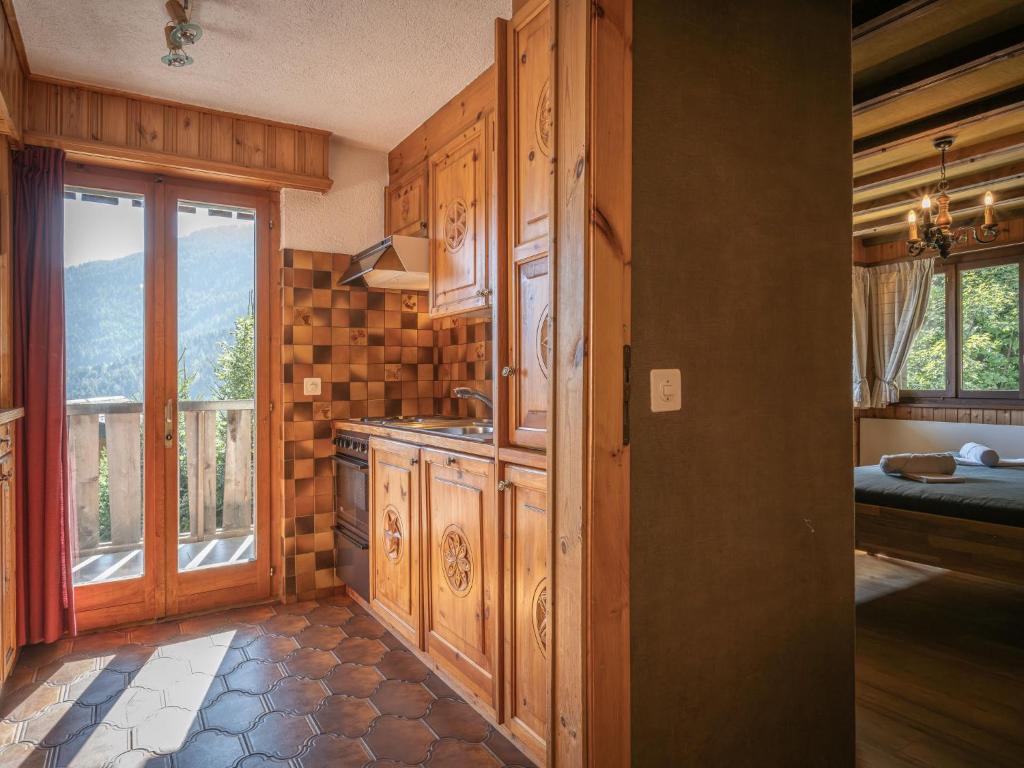 Postel nebo postele na pokoji v ubytování Apartment Mélèze by Interhome