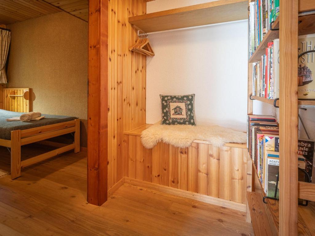 Postel nebo postele na pokoji v ubytování Apartment Mélèze by Interhome