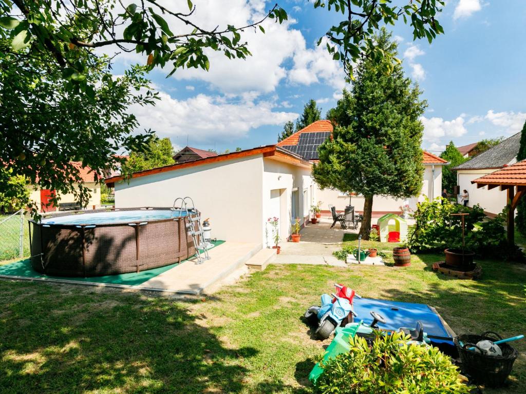 Zahrada ubytování Holiday Home Cherry by Interhome