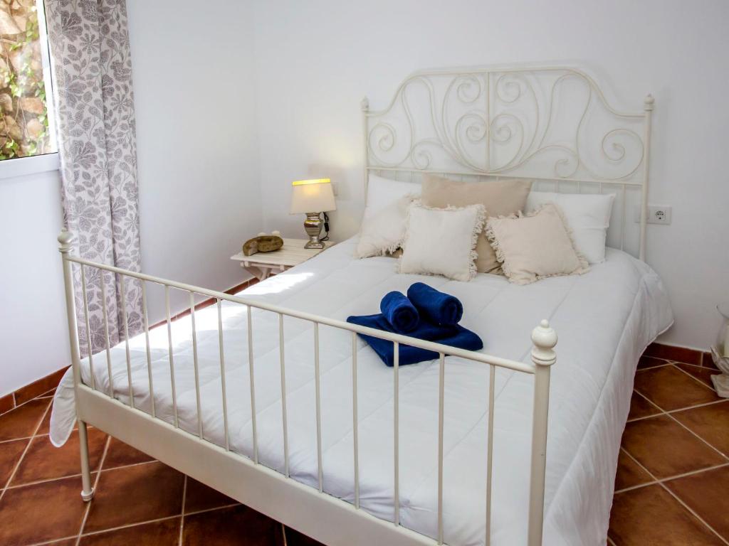 Posteľ alebo postele v izbe v ubytovaní Villa Villa El Paraiso al Mar Ambolo by Interhome