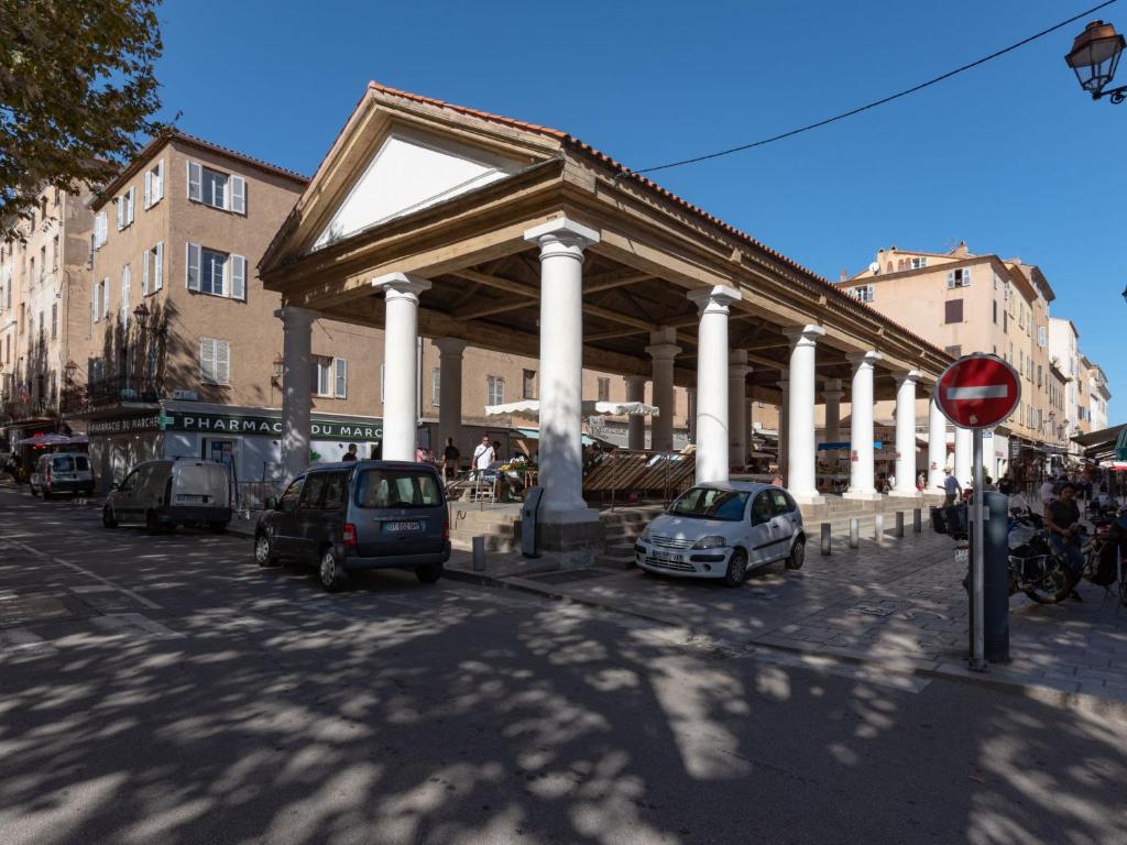 Budova, v ktorej sa dovolenkový dom nachádza