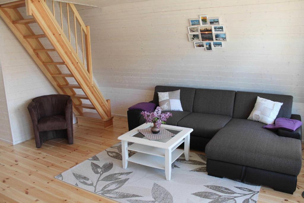 Posezení v ubytování Finnhütte in Kröslin