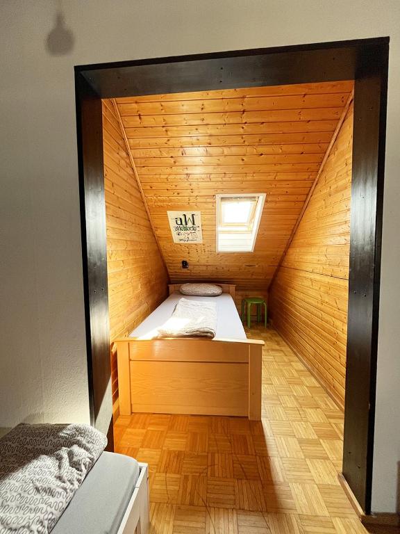 Postel nebo postele na pokoji v ubytování Homeplanet Hostel