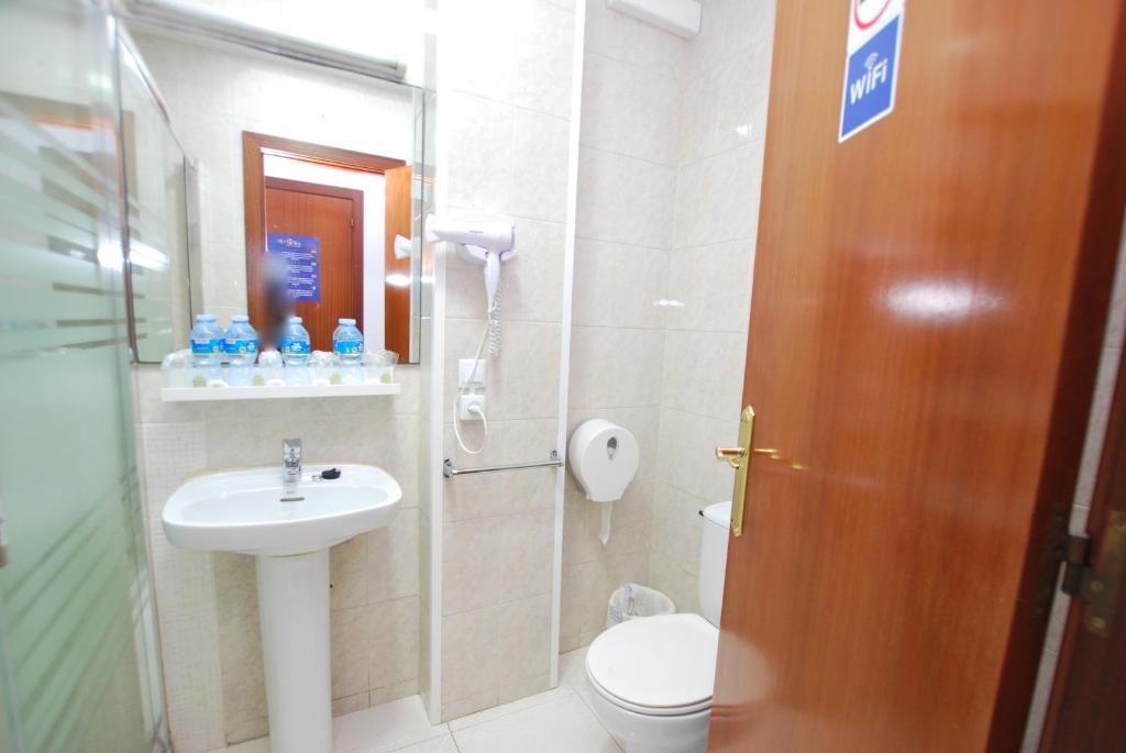 Kúpeľňa v ubytovaní Hotel Tres Leones