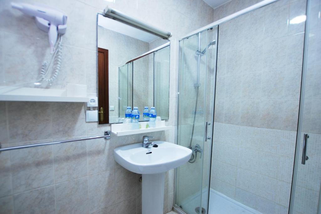 Kúpeľňa v ubytovaní Hotel Tres Leones
