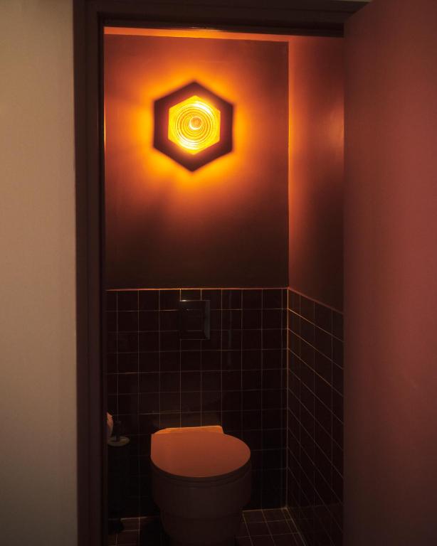 Koupelna v ubytování Hôtel Présent - Entrée autonome, réception en ligne - Encore Mieux
