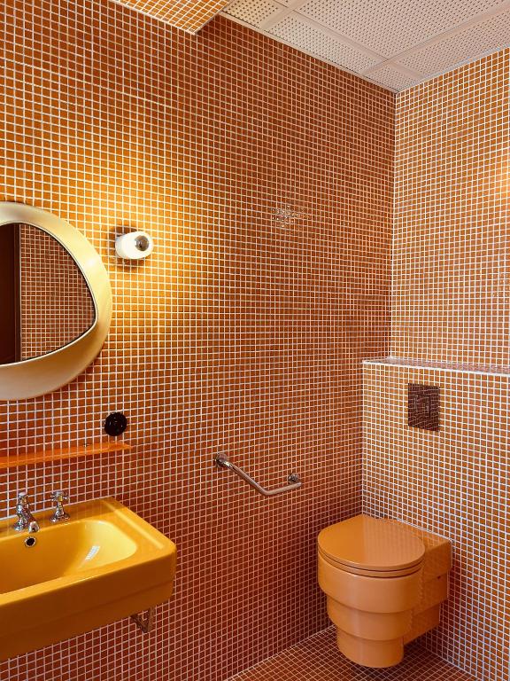 Koupelna v ubytování Hôtel Présent - Entrée autonome, réception en ligne - Encore Mieux