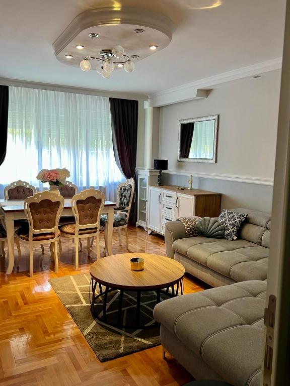 Lux apartman - Wohnung Mit Zwei Schlafzimmern