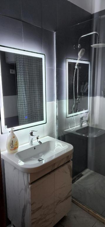 Hi Apartments S2 City Center self check in 24h - Image 5