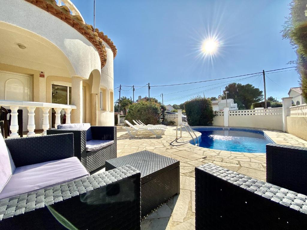 Fotografia z galérie ubytovania Villa Avondale 3bedroom villa with air-conditioning & private swimming pool v destinácii L'Ametlla de Mar