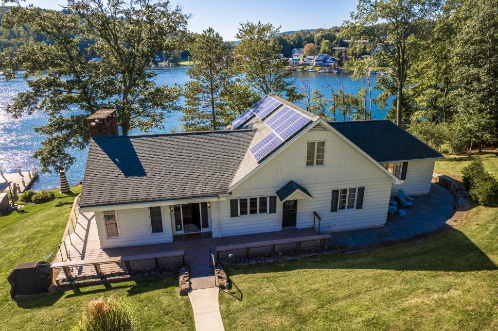Lakefront Home at Lake Winola, PA, Factoryville (aktualisierte Preise