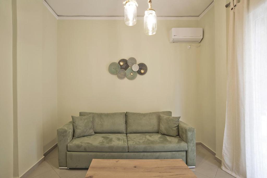 Posezení v ubytování Piraeus Wave Stylish Apt Near Marina & Beach