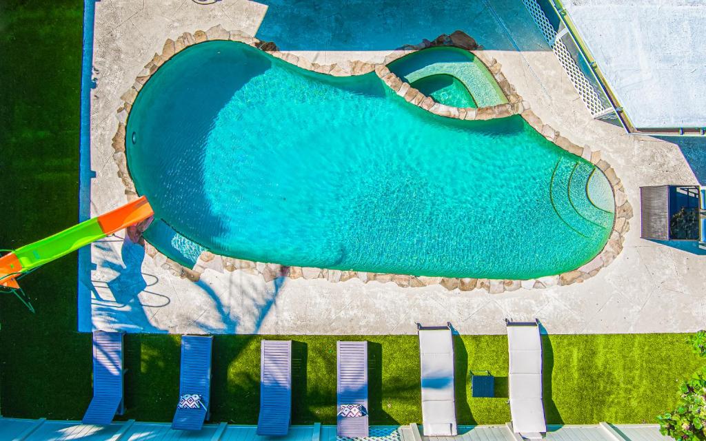 Vista de la piscina de Ocean Club -Great Pool & Jacuzzi 5 Beds By the Beach o alrededores