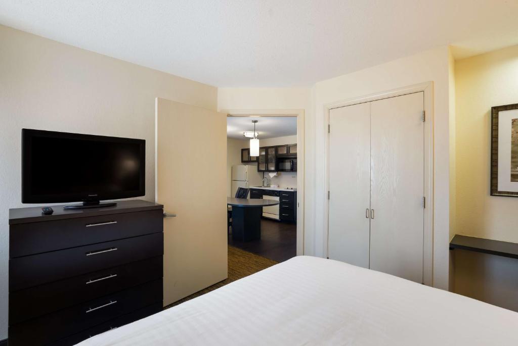 Sonesta Simply Suites Des Moines photo
