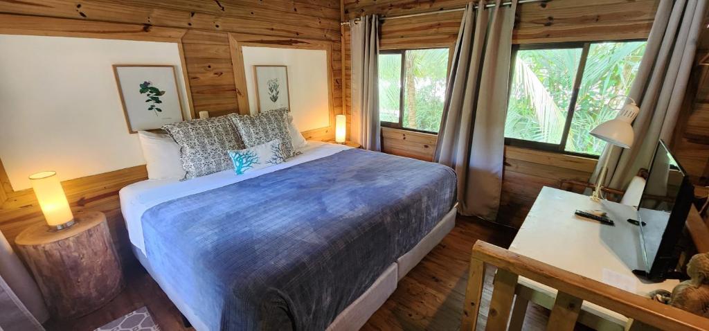 Boutique Hotel y Spa Tangara Azul - 庭の景色を望むバンガロー
